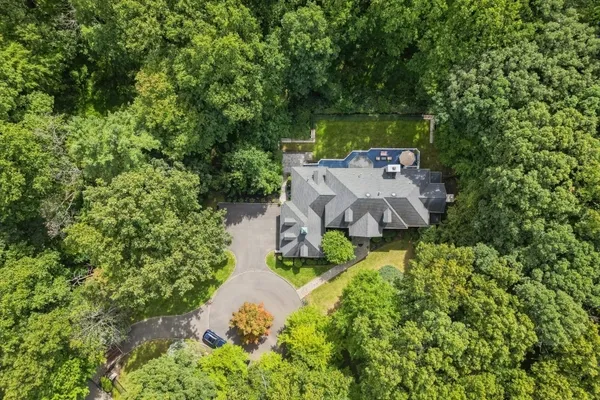 12 COBBLEFIELD DR