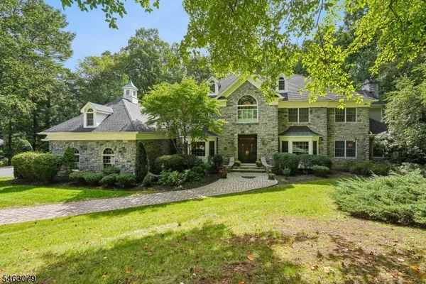 12 COBBLEFIELD DR