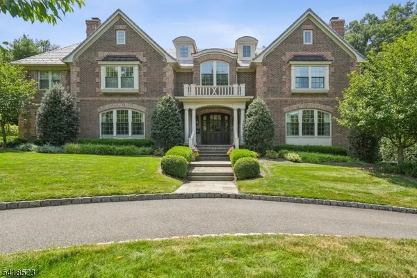 30 ROBERT DR