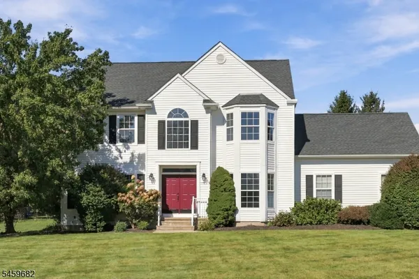 15 CANTERBURY LN