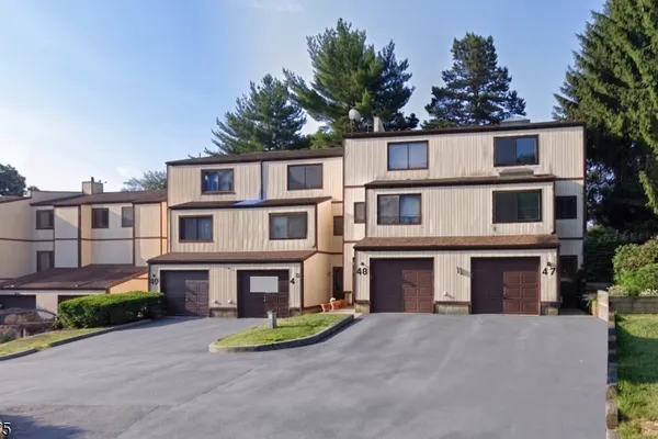 48 ELLEN HEATH DR