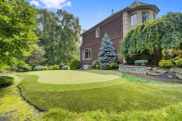34 JAROMBEK DR