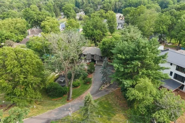 403 NEW DOVER RD
