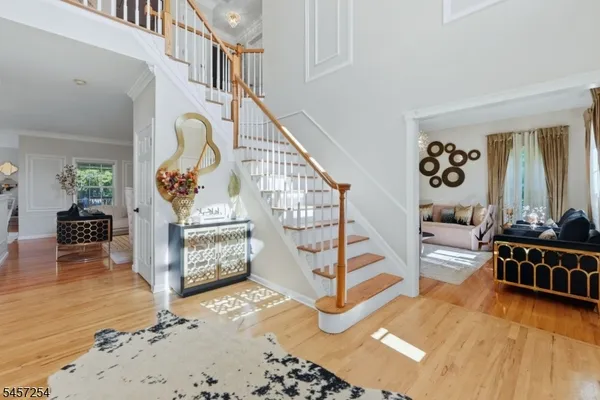 2 BUTTERNUT LN
