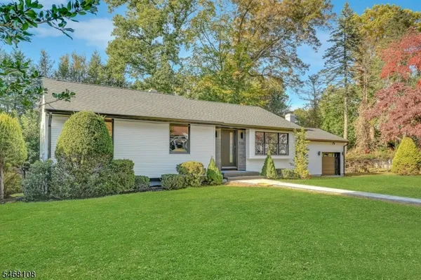 516 HARRIET PL
