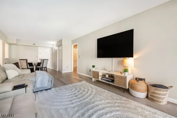 521 PIERMONT AVE 119