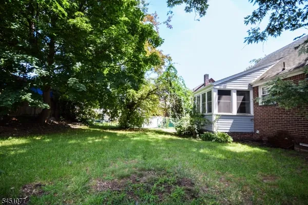 441 9TH AVE