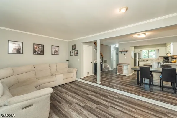 22 INDIAN SPRING LN