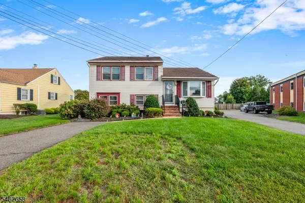 304 MAPLE AVE
