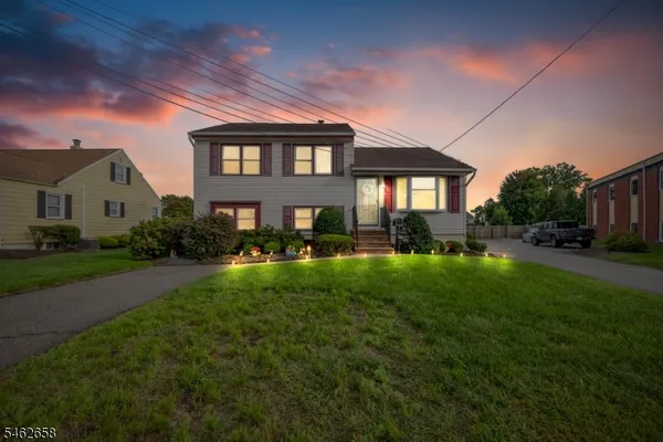 304 MAPLE AVE