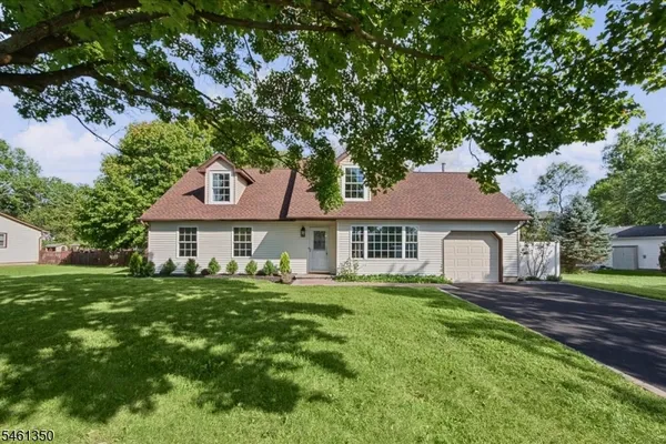 17 LONDONDERRY DR
