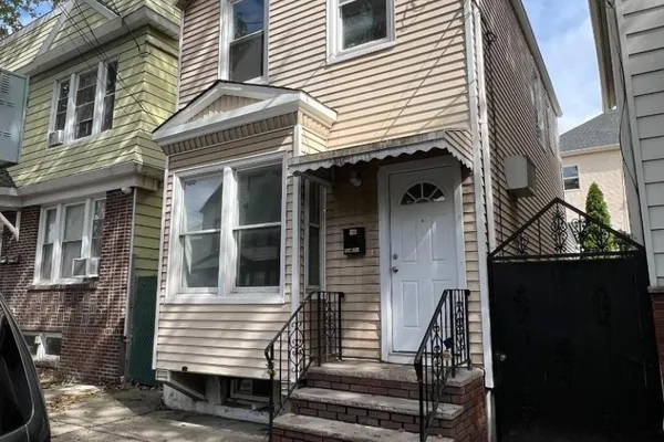 14 LENTZ AVE