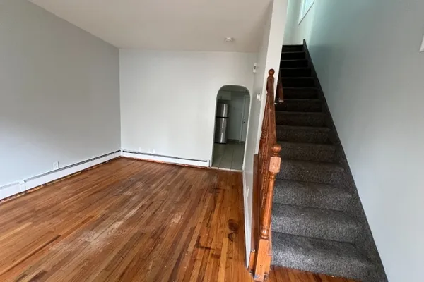 14 LENTZ AVE