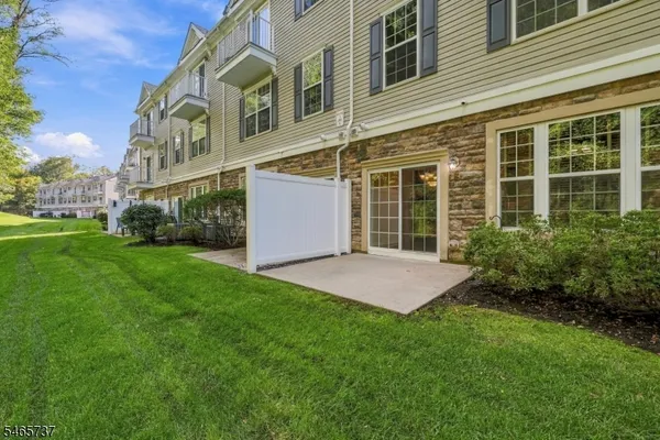 305 WATERVIEW CT