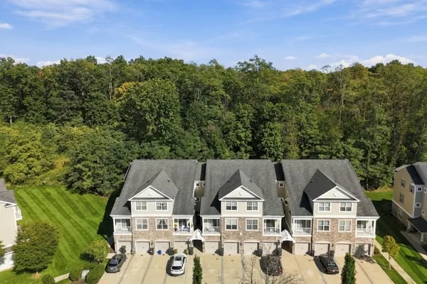 305 WATERVIEW CT