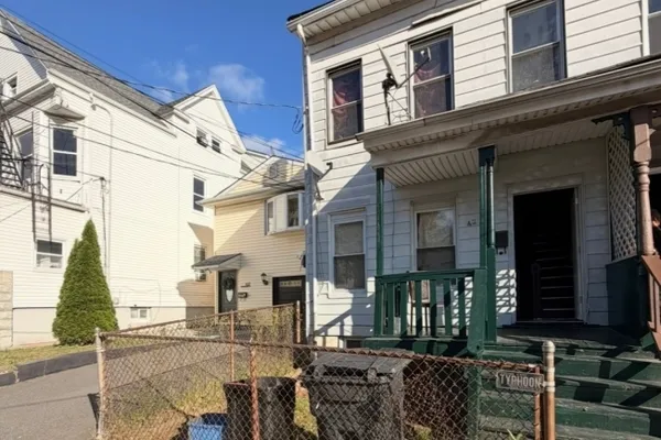 425 CATHERINE ST