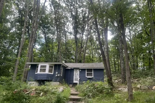 26 CEDAR LN