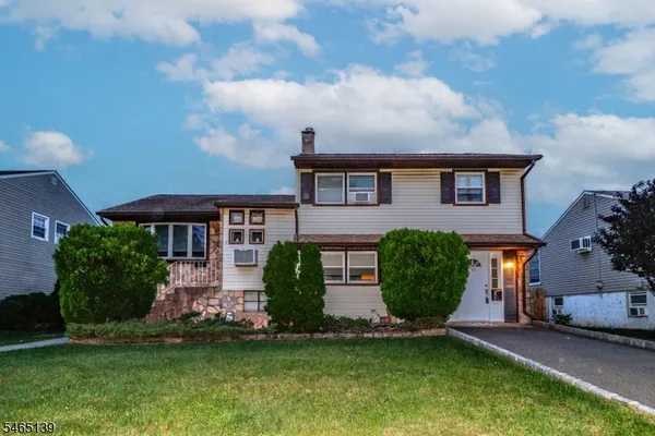 97 STERLING DR