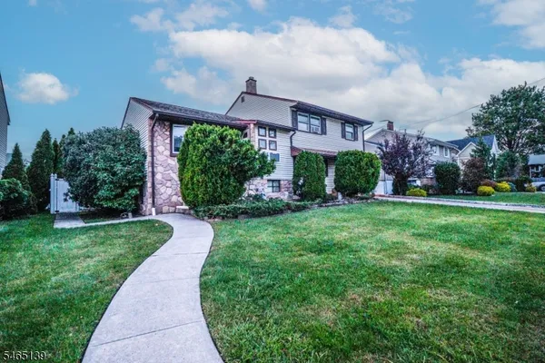 97 STERLING DR