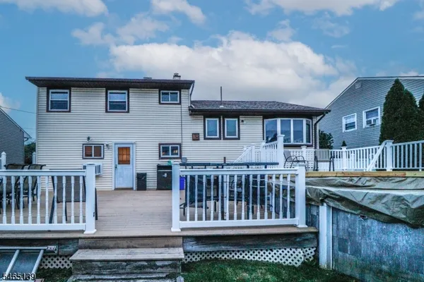 97 STERLING DR