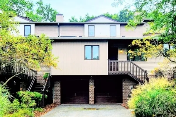 51 PEACH HILL CT