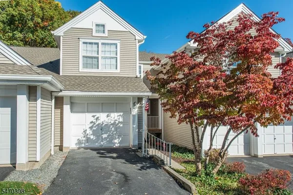 87 WOODMONT DR