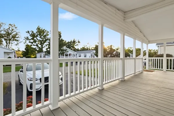 4 MORNINGSIDE DR