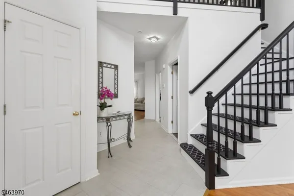 6 HARVARD CIR