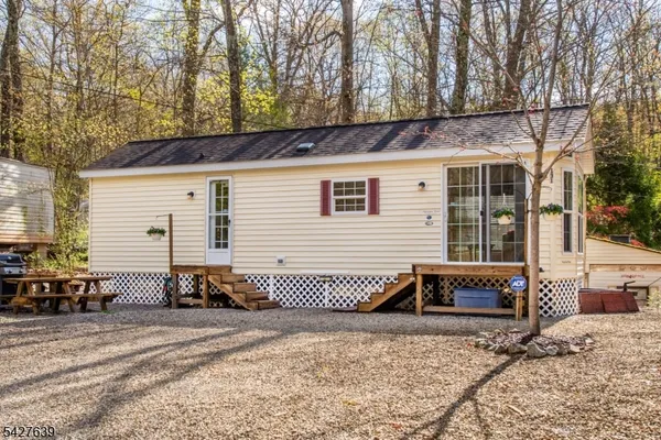 131 SYCAMORE VLG