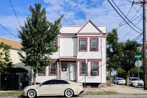 722 S 14TH ST