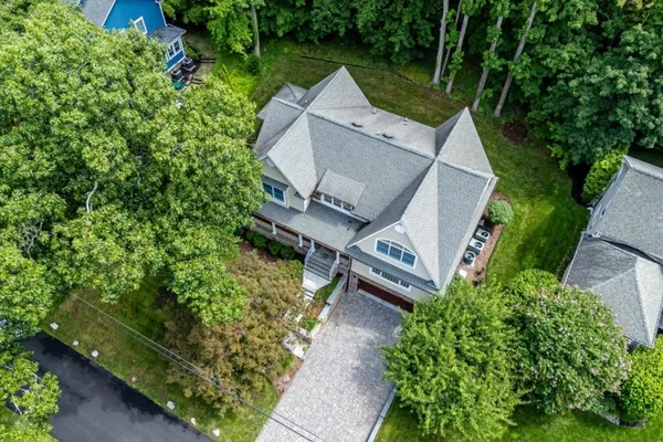 4 EDGEWOOD RD