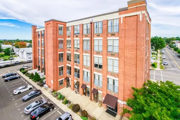 366 TRENTON AVE 4G