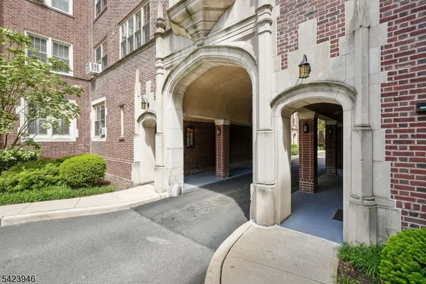 133 SUMMIT AVE 39