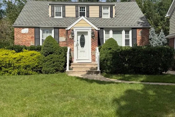 118 3RD ST