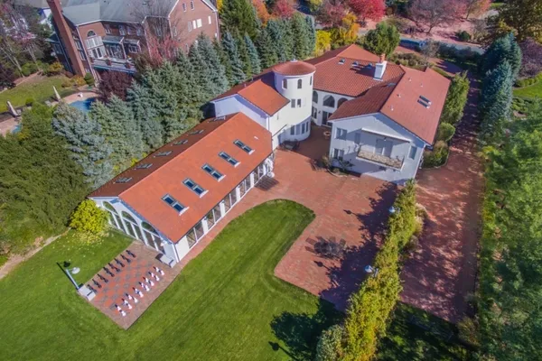12 CHELSEA DR
