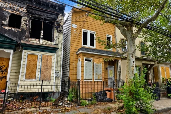 92 GARSIDE ST