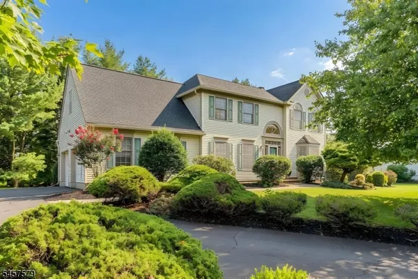 12 POPPY DR