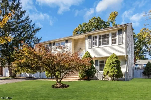 26 NANCY LN