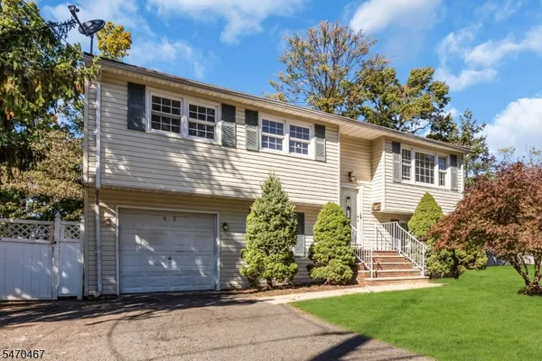 26 NANCY LN
