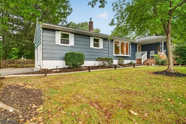 8 MOLLY BEE RD