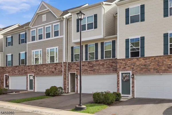 14 CLAUSEN CT