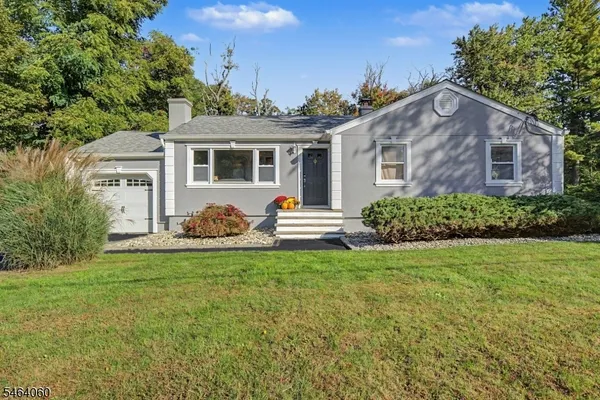 5 HICKORY PL