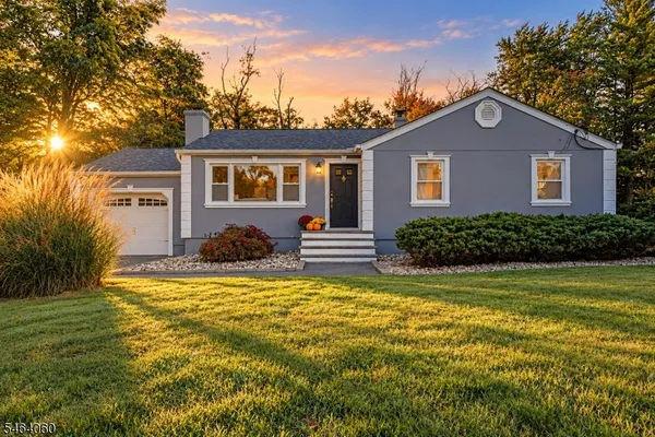 5 HICKORY PL