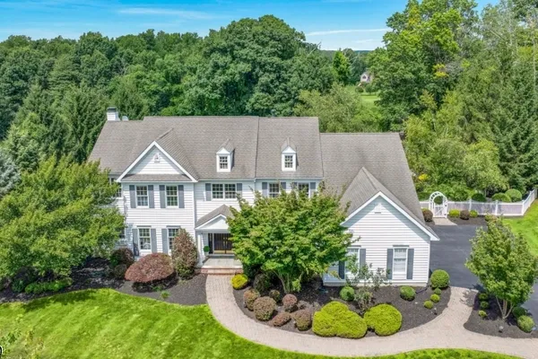 4 MIDDLESWORTH FARM RD