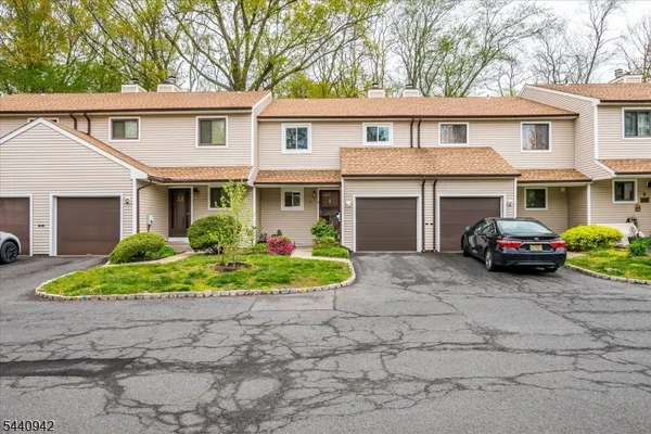 12 TULIP CT