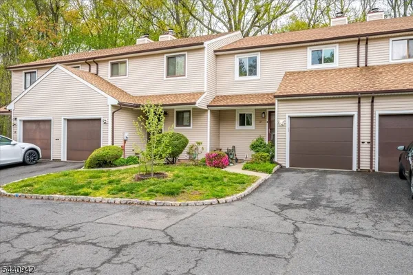 12 TULIP CT