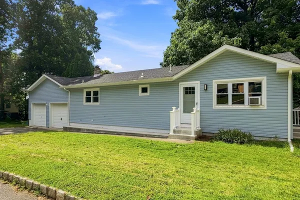 26 KYNOR AVE
