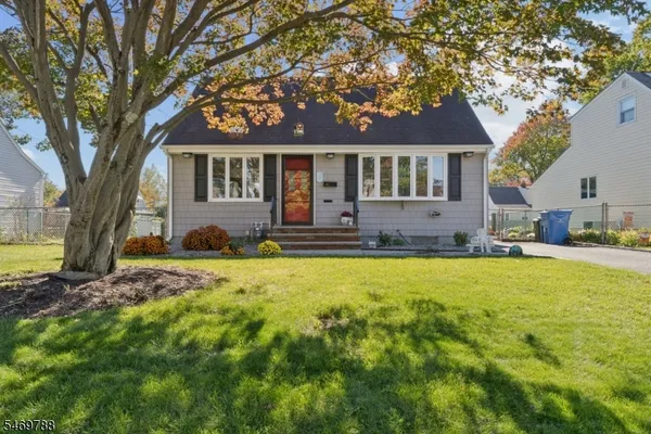 147 ROBERT PL