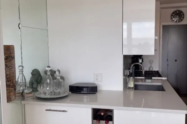 926 BLOOMFIELD AVE 8K