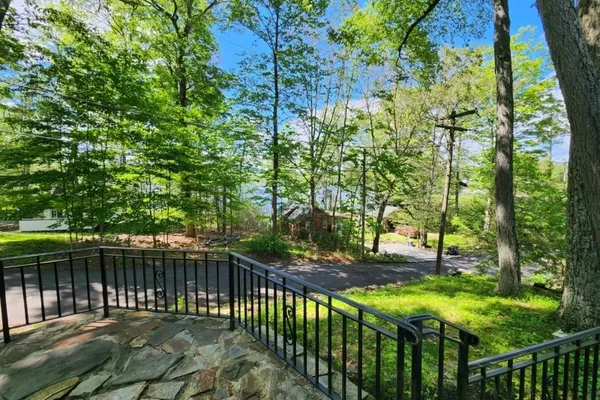 7 RACCOON ISLAND RD